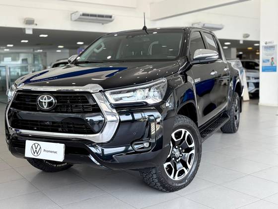 TOYOTA HILUX 2.8 D-4D TURBO DIESEL CD SRX 4X4 AUTOMÁTICO